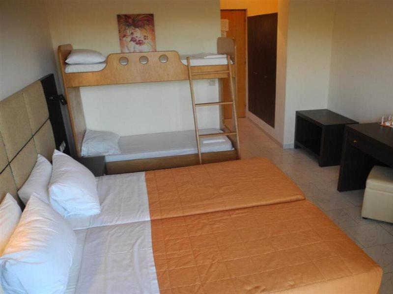 Pegasus Hotel 로다 외부 사진